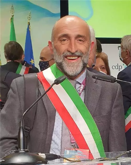Il sindaco Cesare  Cavallo